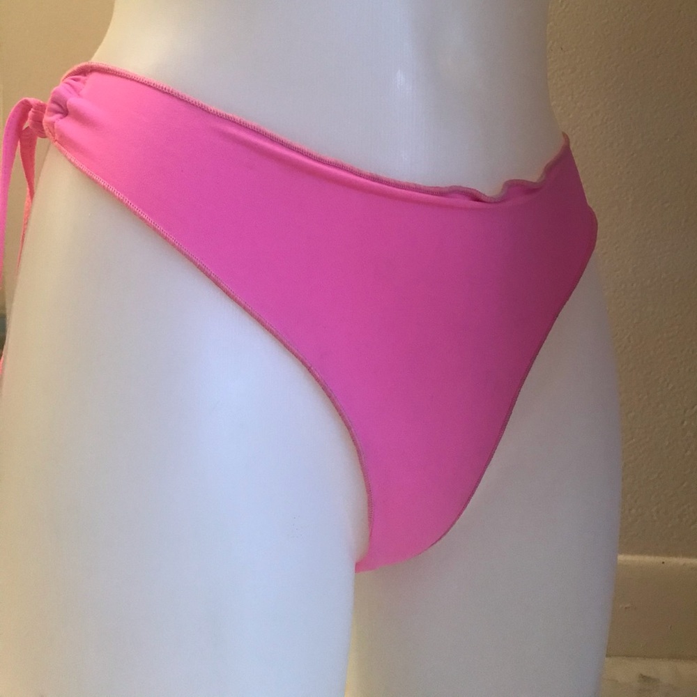 Bikini - Picture 5 of 7